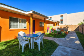Inn 3 - Downtown 1 bedroom unit, sleeps 6 with shared hot tub